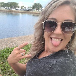 Meet your Posher, Whitney